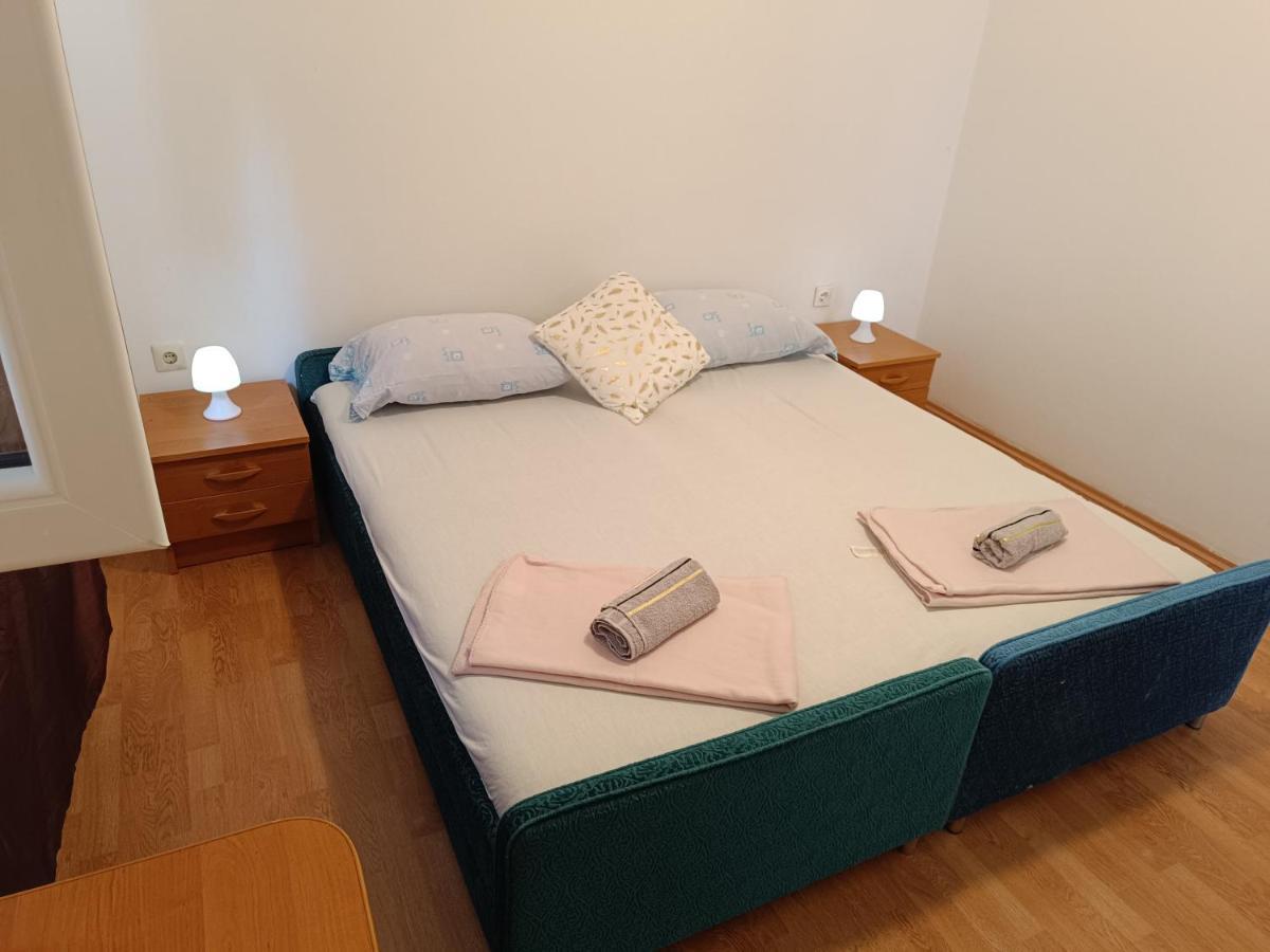 Hostel Rasema Трогир Экстерьер фото